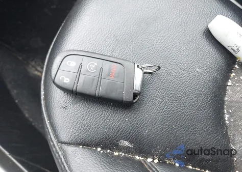 2019 Jeep Compass Latitude 4X4 из США, поврежденный, VIN 3C4NJDBB8KT828747